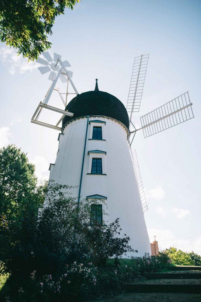 Hochzeitsfotograf Gifhorn hat eine Aussenaufnahme der Hochzeitsmühle Gifhorn festgehalten
